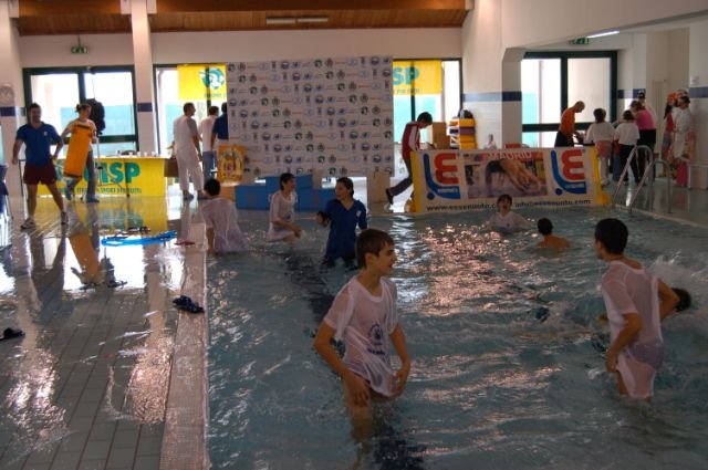 tuttiinacqua.jpg